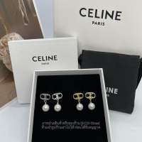 CELINE TRIOMPHE PEARL EARRINGS IN BRASS WITH GOLD FINISH AND GLASS PEARL ต่างหู Triomphe ประดับไข่มุก อะไหล่ทอง  ราคาเบาเบา ถ่ายจากงานจริง พร้อมส่ง