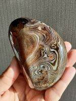 ? Madagasca Sardonyx Agate ?
? ซาร์โดนิกซ์อาเกต จาก มาดากัสการ์  ชิ้นใหญ่

 ขนาดเล็กกระทัดรัด สีสดใส 
(หินธรรมชาติ มีกระบวนการทำให้สีสันชัดเจนด้วยการผ่านความร้อน)

? น้ำหนัก 461.5 กรัม  มี VDO