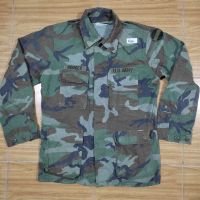 เสื้อทหาร?? U.S.ARMY Woodland อก44 (ตำหนิรูชายเสื้อด้านหลัง กระดุมแขนหาย1เม็ด)