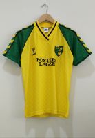 เสื้อบอลย้อนยุค Norwich city 1986