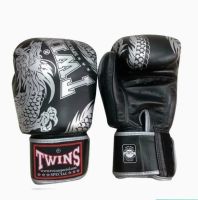 Twins Boxing Gloves (leather) นวมชกมวยหนังแท้ Twins Special ลายมังกร พื้นดำ มังกรเงิน