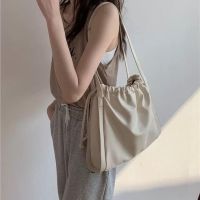 กระเป๋าหนัง Nado Bag
?ขนาด 30*28 cm
?สมุด หนังสือ ไอแพดใส่ได้ค่า
?เปิด-ปิดด้วยเชือกรูดและกระดุมแต๊บ
?วัสดุ หนังPU
?สีครีม