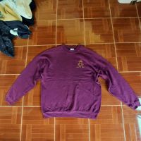 ??? เสื้อVtg Sweater ?Made in Ireland ???อก46  สีเลือดหมู สภาพดีไร้ตำหนิใช้งานเต็ม100% ของแท้สวยๆ จั๊มแน่นเอวแน่น