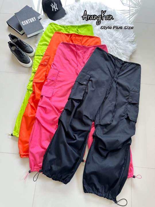 neon-cargo-pants-กางเกงทรงคาร์โก้-แฟชั่นy2k-แต่งกระเป๋าใบใหญ่เท่ห์ๆ-เสื้อผ้าสาวอวบอ้วน-พลัสไซส์-ไซส์ใหญ่