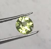 ทรงกลม 3.5 มม. พลอยเพอริดอทธรรมชาติแท้ 100% ไม่ผ่านการเผา 3.5 mm round shape 100% natural peridot loose gemstone