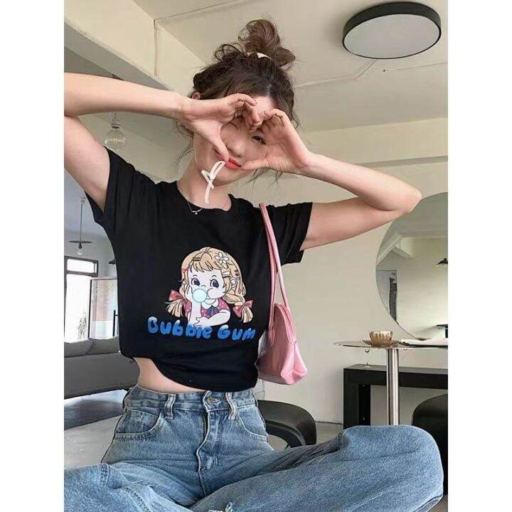 พร้อมส่ง-เสื้อครอปผู้หญิงมินิมอล-เสื้อเอวลอย-พิมพ์ลาย