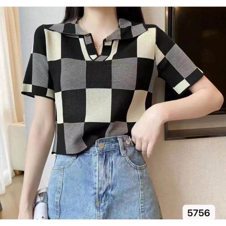 พร้อมส่ง-ใหม่-5756เสื้อยืดโปโลแขนสั้นผู้หญิงเสื้อไหมพรมคอปกลายสก๊อตสไตล์เกาหลี