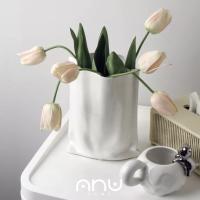 anu.homes/Free from Vase  แจกันเซรามิกเนื้อหนา รูปทรงอิสระ