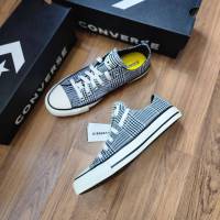 Converse Chuck Taylor 
All Star⭐️⭐️⭐️ สินค้าพร้อมกล่อง+ป้าย
Mix And Match Ox Special