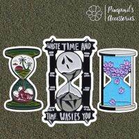 ʕ •ᴥ•ʔ ✿ พร้อมส่ง : เข็มกลัดลายนาฬิกาทรายโลกมนุษย์และนรก | Human And Hell Hourglass Enamel Brooch Pin.