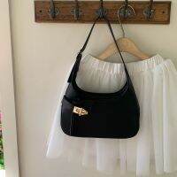 พร้อมส่ง กระเป๋า black handbag ?