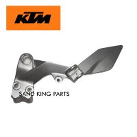 แป้นพักเท้า ขายึดพักเท้า ฝ้ั่งซ้าย (ฝั่งขาตั้ง) สำหรับ KTM Duke 200 250 390 Footrest Bracket Front L/S