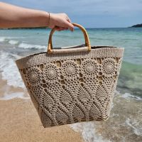 กระเป๋าแฟชั่นสไตล์คลาสสิค งานมือกระเป๋าถักไครเชต์ โดย BAANSTRAW Fashion Crochet straw bag