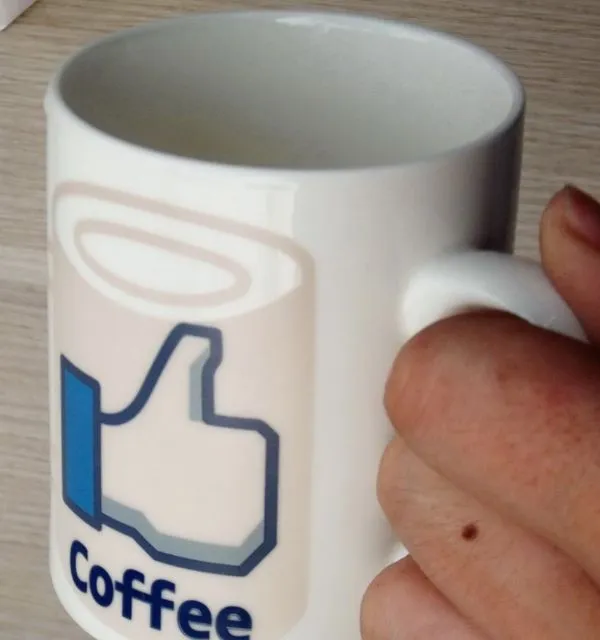 แก้วน้ำเปลี่ยนสี-like-coffee-changing-mug