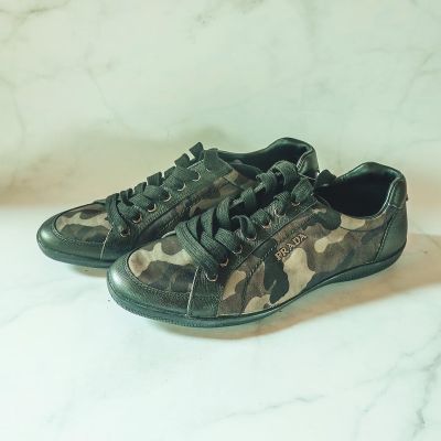 PRADA รองเท้าผ้าใบ พราด้า ลายทหาร black army green military print