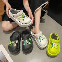 KDAShop สินค้าแนะนำ⚡ รองเท้าผู้หญิงสายคาเฟ่ รองเท้าน่ารักๆ? งานตามหา รุ่นนี้มี 3 สีพร้อมตัว jibbitz สุดฮิต ของมันต้องมีในปีนี้ ฤดูไหนก็ใส่ได้ มันเริ่ดมันจึ้งงง