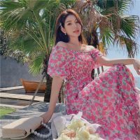 The new French new spring and summer dress female design feeling small hubble-bubble sleeve broken beautiful dress for a holiday