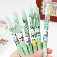 12 ชิ้น / กล่อง Sanrio Pochacco สัตว์น่ารัก ลบได้ สีดํา สีฟ้า หมึกเจล ปากกา 0.5 มม. ล้างทําความสะอาดได้ เมจิก ลบได้ ปากกา ของขวัญวันเกิด