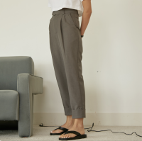 Alter &amp; Beyond - Cropped trousers กางเกงขายาวเอวสูง ทรงครอป ผ้าสูท