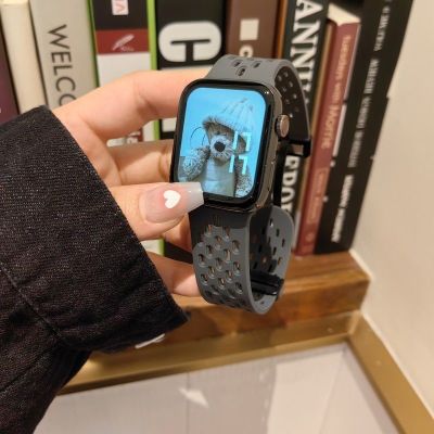 【Hot Sale】 Suitable for Huaqiangbei S8/7 watch strap applewatch654SE2 universal breathable silicone suction apple