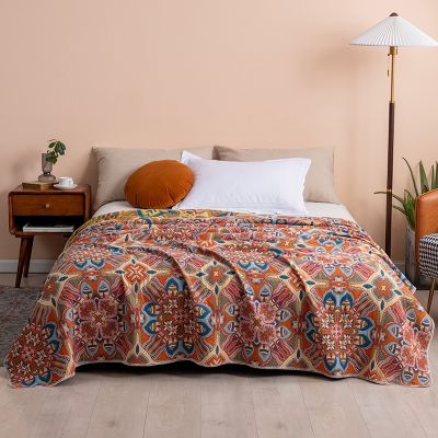 Summer Cotton Quilt: Lightweight Gauze Blanket with Cooling Cotton Yarn Towel Design for Comfortable Breathability in Adults.