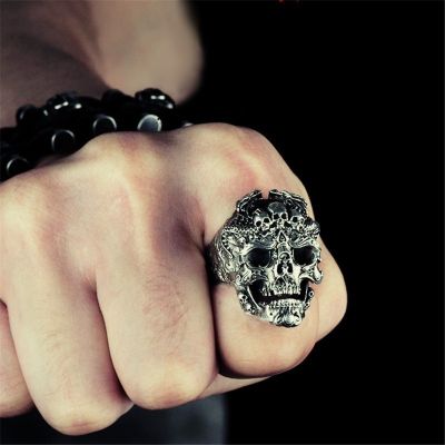 Punk Hip Hop Rock Style Rings for Men Personality Creative Black Skull Design Fashion Party Resort Jewelry Zinc alloy