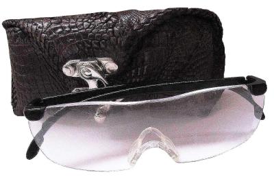 ปิดด้วย ตะขอไก๋ปืน เทห์ ไม่เหมือนใคร Genuine Crocodile Leather กล่องใส่แว่นตา หนังแท้  กล่องแว่นตา หนังจระเข้แท้  น้ำตาล   maxam design