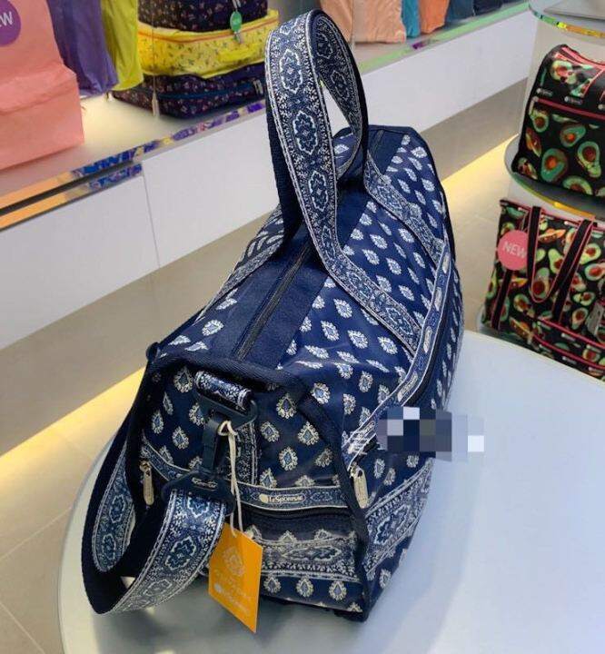 lesportsac-2023-7184-7185ขนาดกลางกระเป๋าเดินทางขนาดใหญ่กระเป๋าถือกระเป๋าสะพายข้างรุ่นสหกรณ์พื้นหลังสีน้ำเงินเพชร