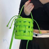 2023 New Cross Knitting Bucket Bag For Woman Fashion Mini Candy Colors Handbag Long Strap Liner Messenger Bag And Makeup Purse