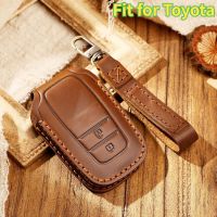 เคสกุญแจรถยนต์หนังแท้สำหรับ Toyota Chr C-Hr Land Cruiser 200 Avensis Auris Corolla อุปกรณ์เสริมกรอบพวงกุญแจอัจฉริยะ