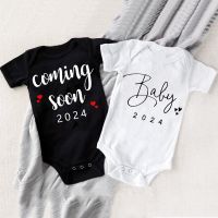 Baby Announcement Coming Soon 2024 Newborn Baby Bodysuits Boys Girls Cute Clothes Infant Romper Toddler Short Sleeve Bodysuits Pipe Fittings Accessori