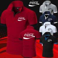 ﹍✠ COCA COLA [ขายขาดทุน พร้อมส่งจากโรงาน] มีกระเป๋า ทรงผู้ชาย คอปก คอโปโล เสื้อโปโลสีพื้น ผ้า ค๊อตต้อนผสมโพลีเอสเตอร์ ใส่สบาย