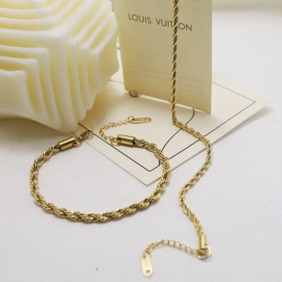 [COD] European and ins simple twist chain stainless steel bracelet summer new product fine texture womens factory direct sales