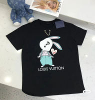 2023 แบรนด์เทรนด์ใหม่ LVS Rabbit ผ้าฝ้าย 100% ปิดไหล่แขนสั้น Unisex คู่เสื้อยืดผ้าฝ้ายร้อยชุดแฟชั่นคู่รัก