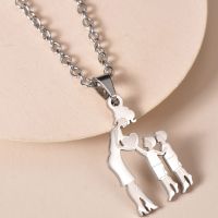 ？》：“： Silver Color Mom Son Daughter Family Necklace Stainless Steel Chain Children Kid Pendant Necklaces For Women Mothers Day Gift