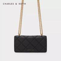 【ซื้อ 2 แถม 1】CHARLES_KEITH/CK6-10680924กระเป๋าทรงสี่เหลี่ยมสีน้ำมันทรงสี่เหลี่ยมเล็กสไตล์ฝรั่งเศสกระเป๋าเนื้อโซ่เพชร