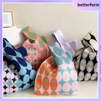 BETTERFORM ลายสก็อต การออกแบบเฉพาะ สีสบายๆ กระเป๋าสะพายไหล่แบบสั้น ผู้หญิงผู้หญิงผู้หญิง กระเป๋าข้อมือปม กระเป๋าถือแบบถัก กระเป๋าโท้ท งานทำมือ