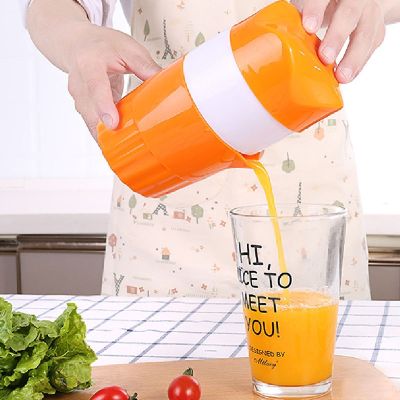 （HOT NEW） PortableManual Juicers Citrus Juicer ForFruit Squeezer Child Outdoor Juicers BlenderTools 300ML
