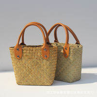 กระเป๋าถักฟาง Handwoven ออกแบบเฉพาะกลุ่มกระเป๋าถือผู้หญิงแฟชั่นอารมณ์กระเป๋าถือกระเป๋าชายหาดวันหยุดริมทะเล