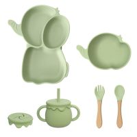 4pcs/Set Baby Silicone Plate Spoon Set Baby Feeding Sucker Bowl Baby Waterproof Bib Dishes Cup Portable Tableware For Children Bowl Fork Spoon Sets