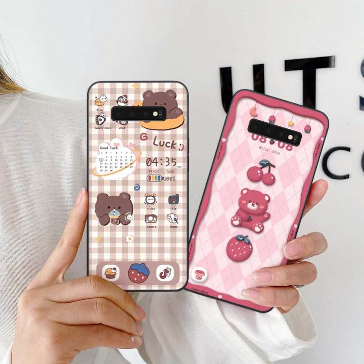 Nếu bạn muốn bảo vệ điện thoại Samsung một cách đáng yêu, ốp lưng điện thoại Samsung hình nền cute sẽ là lựa chọn hoàn hảo nhất cho bạn. Bạn có thể tìm thấy rất nhiều mẫu ốp lưng với những hình ảnh xinh xắn tại đây.