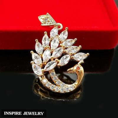 Inspire Jewelry ,จี้นกยูง คริสรัลหรู งาน Design ประดับเพชรCZ และตาฝังพลอย ตัวเรือนหุ้มทองแท้24K สวยหรู ขนาด 2.4 x 3.5 CM หร้อมกล่องกำมะหยี่