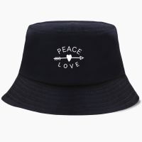 {You have a hat}Arrow PEACE LOVE หมวกชาวประมงทรงถังหมวกแก๊ปใส่ตกปลาผู้ชายผู้หญิง Bob ผ้าฝ้ายกันแดดกลางแจ้งหมวกป้องกันแสงแดด