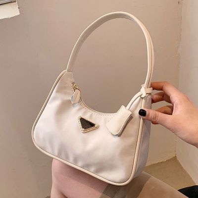 MLBˉ Official NY French niche design bag womens spring and summer new fashion crescent bag French stick one shoulder armpit handbag