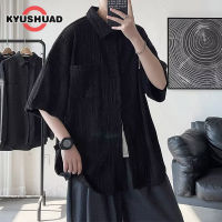 KYUSHUAD เสื้อเชิ้ตแขนสั้นผู้ชาย เสื้อเชิ้ตหลวมและเบาสไตล์วรรณกรรมมีกระเป๋า