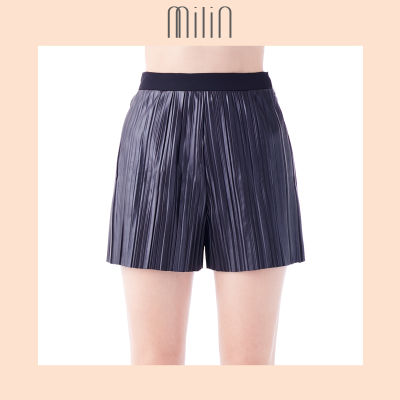 [MILIN] Lavoo Polyester waistline faux leather Flowing pleated shorts / กางเกงขาสั้นเอวสูงผ้าหนังเทียมพลีท