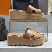 2023 HER2023MES European and American New H Slippers Womens Summer Slope Heel Outgoing Slippers Genuine Leather Matsuke Bottom Beach Open Toe Sandals