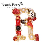 หินไรน์สโตนผิวเคลือบ Beaut &amp; Berry หรูหรา24เข็มกลัดตัวอักษรสำหรับผู้หญิง2สีสำหรับปาร์ตี้สำนักงานลำลองของขวัญเข็มกลัดการ์ตูนแฟชั่นเข็มกลัดและหมุด