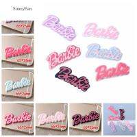 Sunnefan ตัวอักษรภาษาอังกฤษ Barbie Barbie วัสดุทำเอง DIY  การ์ดจดหมายเคสโทรศัพท์เรซิ่นของเล่นทำมือสองสีวัสดุแบบทำมือ5ชิ้น