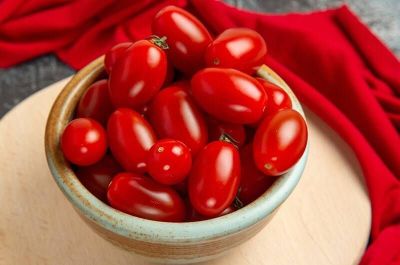 50 เมล็ด เมล็ดมะเขือเทศ สายพันธุ์ มะเขือเทศเชอรี่ไต้หวัน ของแท้ 100% อัตราการงอก 70-80% Tomato seed มีคู่มือปลูก
